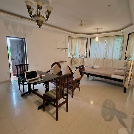 J-House, Spacious Apartments With Balconies, Thalassa 1Min Away Siolim Buitenkant foto