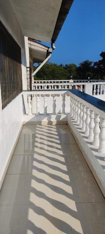 J-House, Spacious Apartments With Balconies, Thalassa 1Min Away Siolim Buitenkant foto