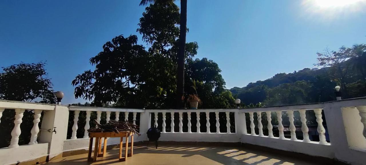 J-House, Spacious Apartments With Balconies, Thalassa 1Min Away Siolim Buitenkant foto
