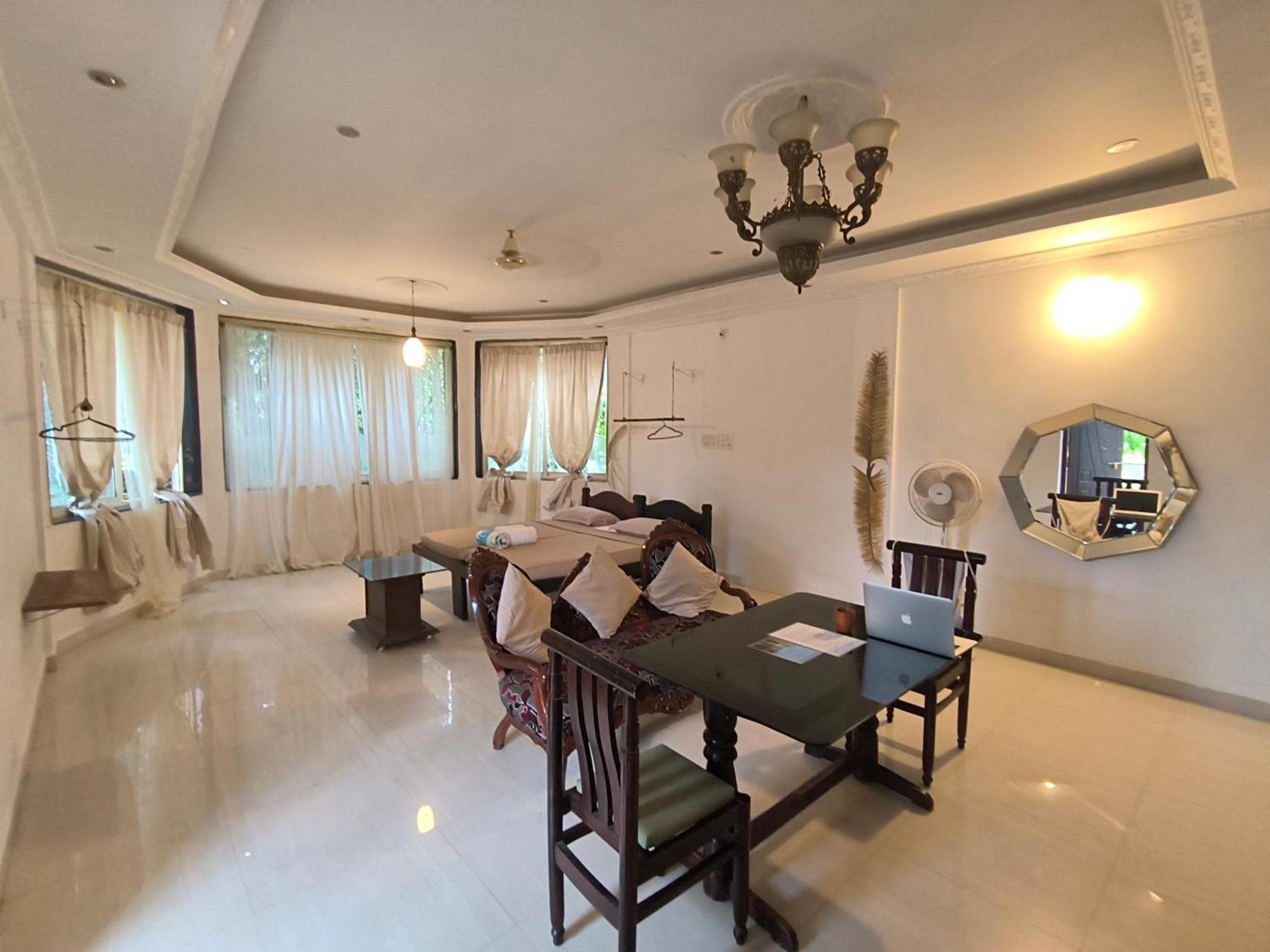 J-House, Spacious Apartments With Balconies, Thalassa 1Min Away Siolim Buitenkant foto
