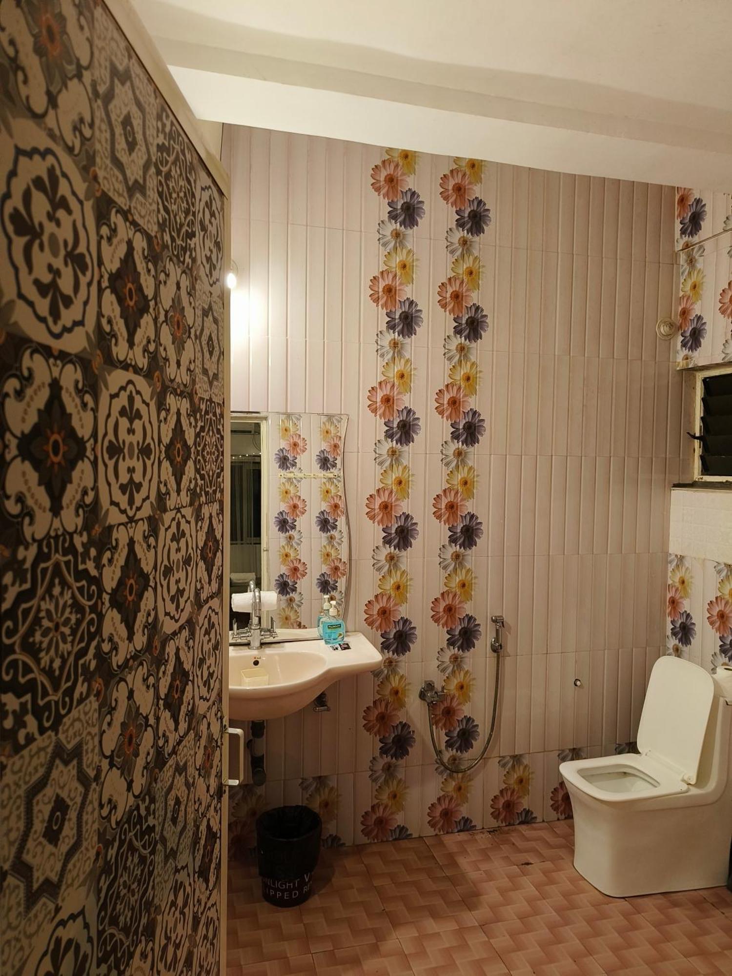 J-House, Spacious Apartments With Balconies, Thalassa 1Min Away Siolim Kamer foto